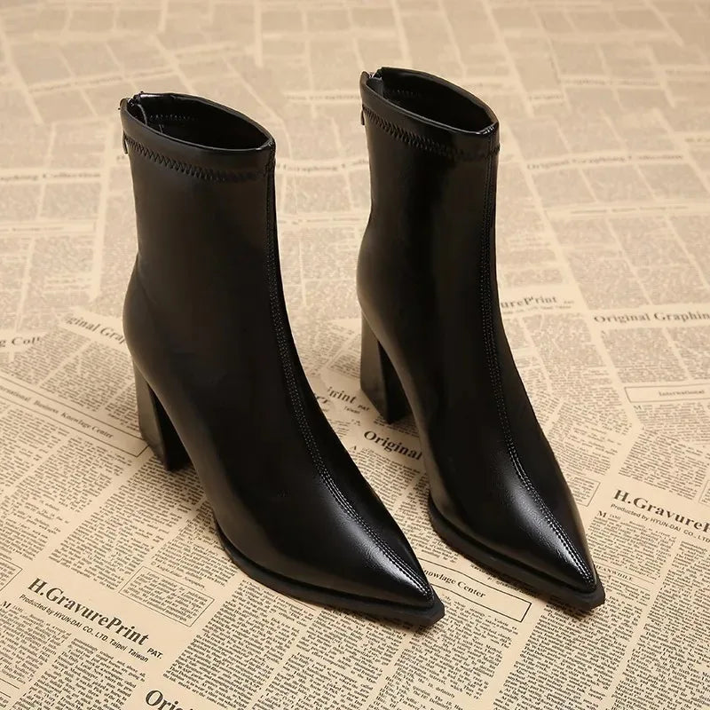 Bottines à Bout Pointu et Talon Bloc