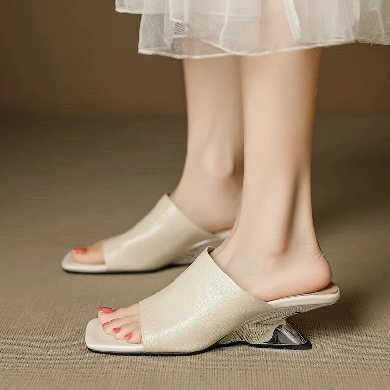 Mules Femme Rétro Fashion – Bout Carré, Talon Original, Style Office Chic