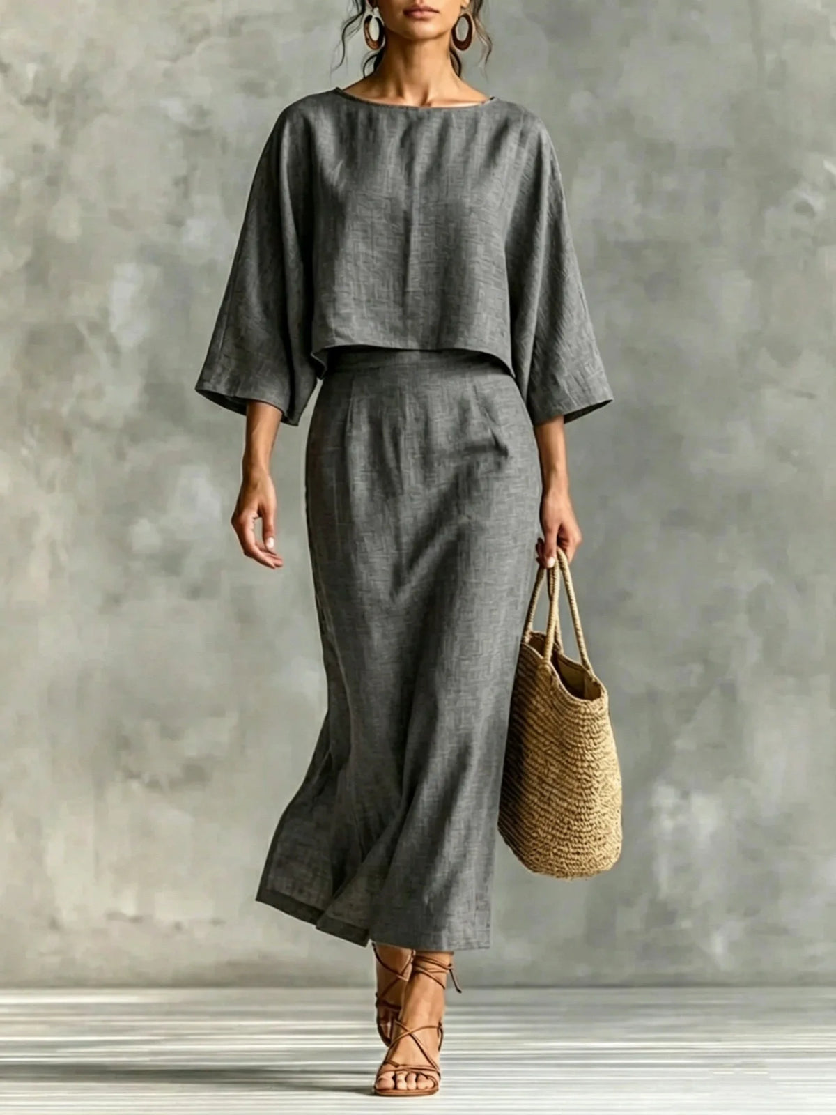 Ensemble deux pièces avec haut ample et jupe midi