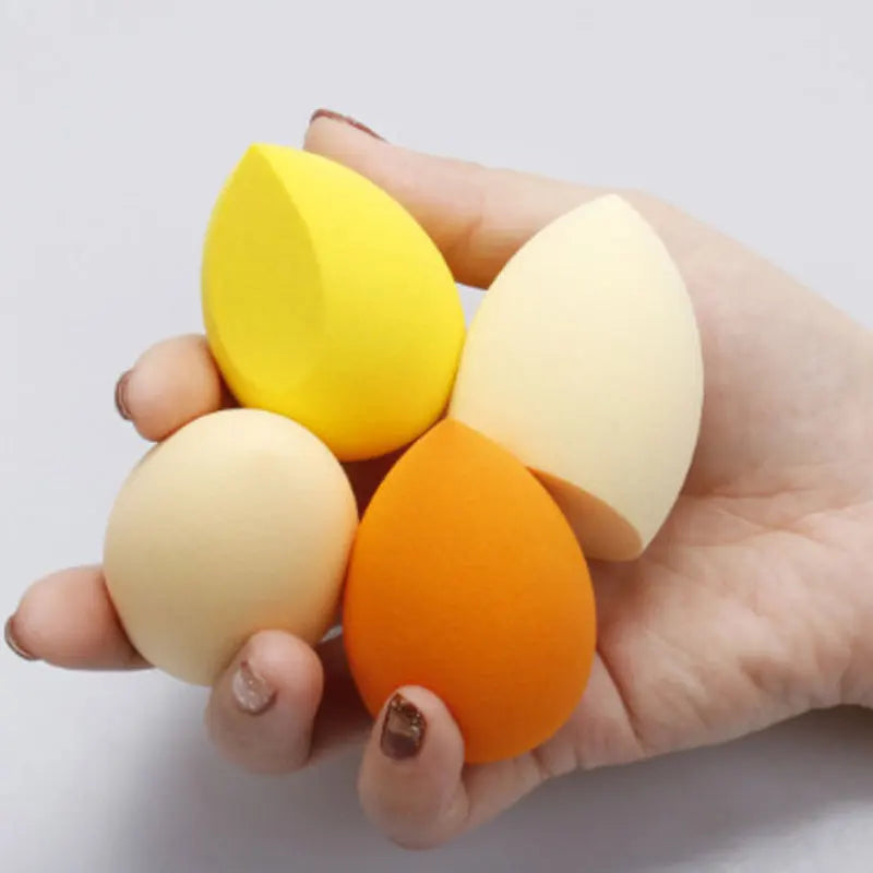 Lot de 4 Éponges Maquillage – Sec & Humide, Fond de Teint, Coupe Biseautée, 4 Coloris