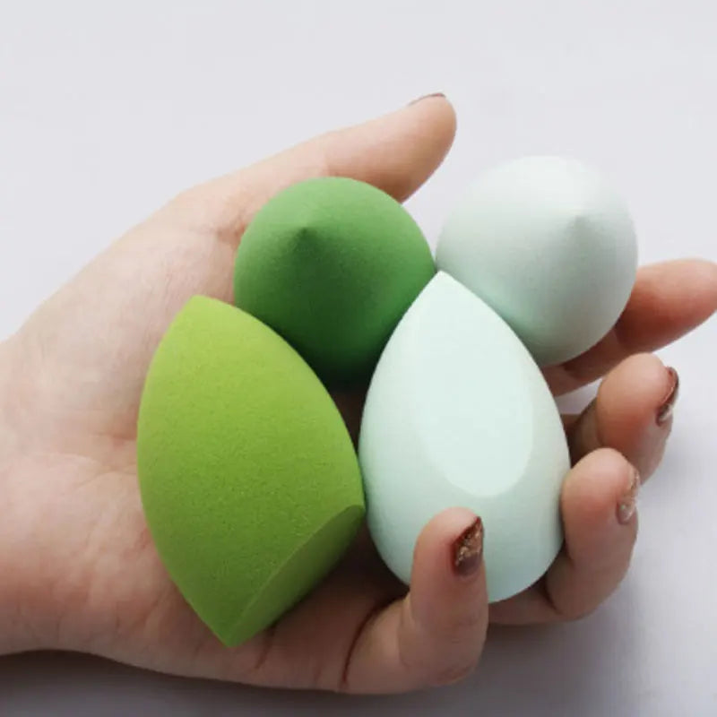 Lot de 4 Éponges Maquillage – Sec & Humide, Fond de Teint, Coupe Biseautée, 4 Coloris