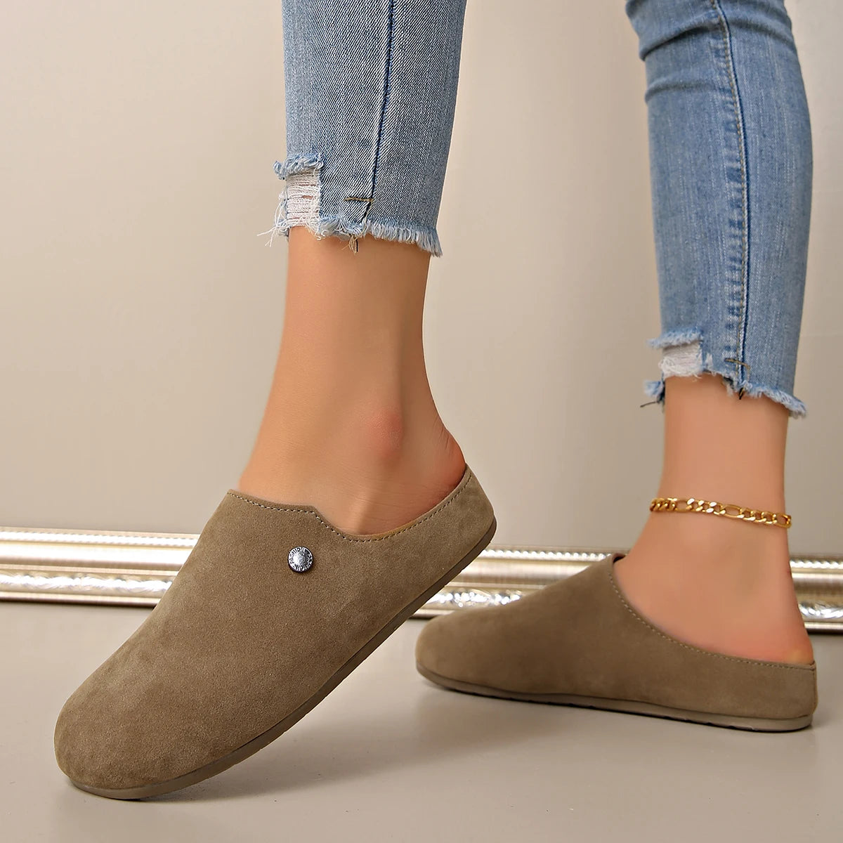 Mules Femme Plates – Bout Fermé Confortable, Style Fashion Quotidien