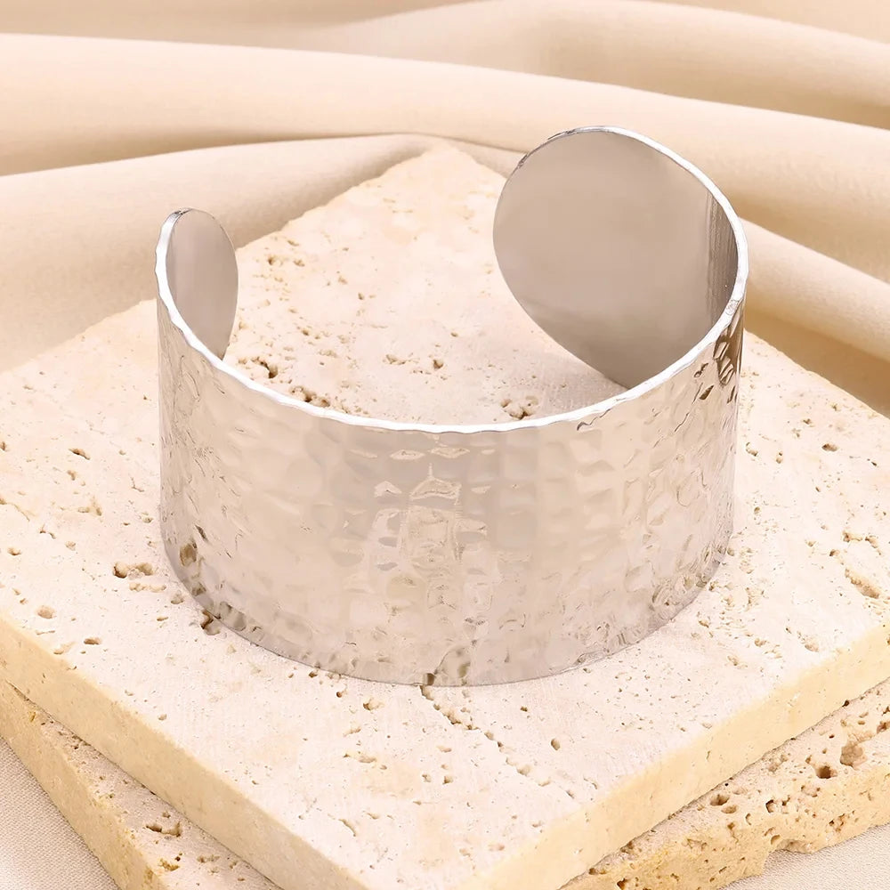 Bracelet Jonc Classique Texturé – Acier Inoxydable Doré, Ouvert, Pour Femme