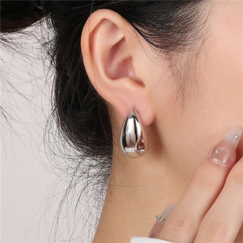 Teardrop Dangle Earrings – Smooth Gold-Plated Metal, Lightweight & Trendy