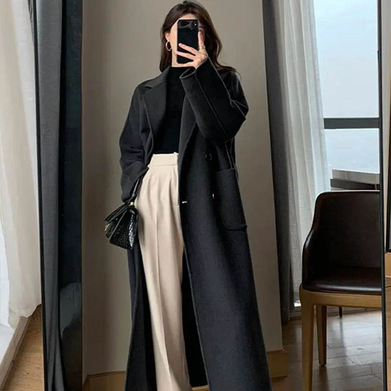 Manteau Long Ceinturé à Col Tailleur