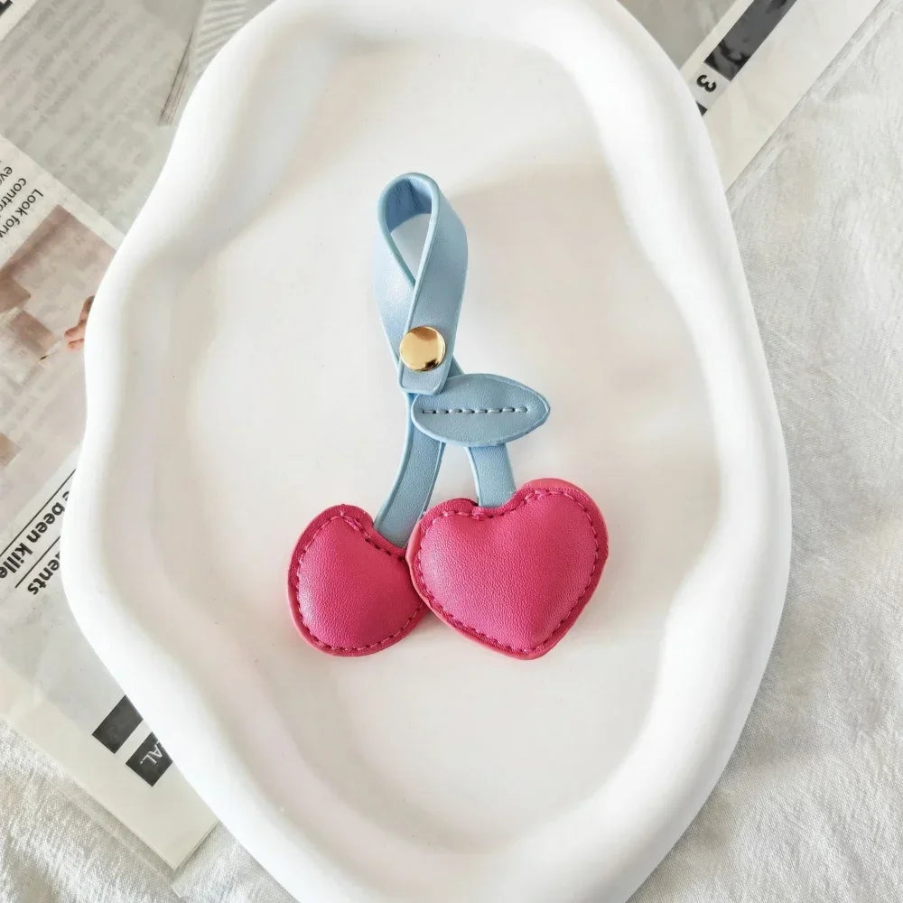 Porte-Clés Femme en Cuir – Pendentif Cerise Exquis, Décoration de Sac À Main