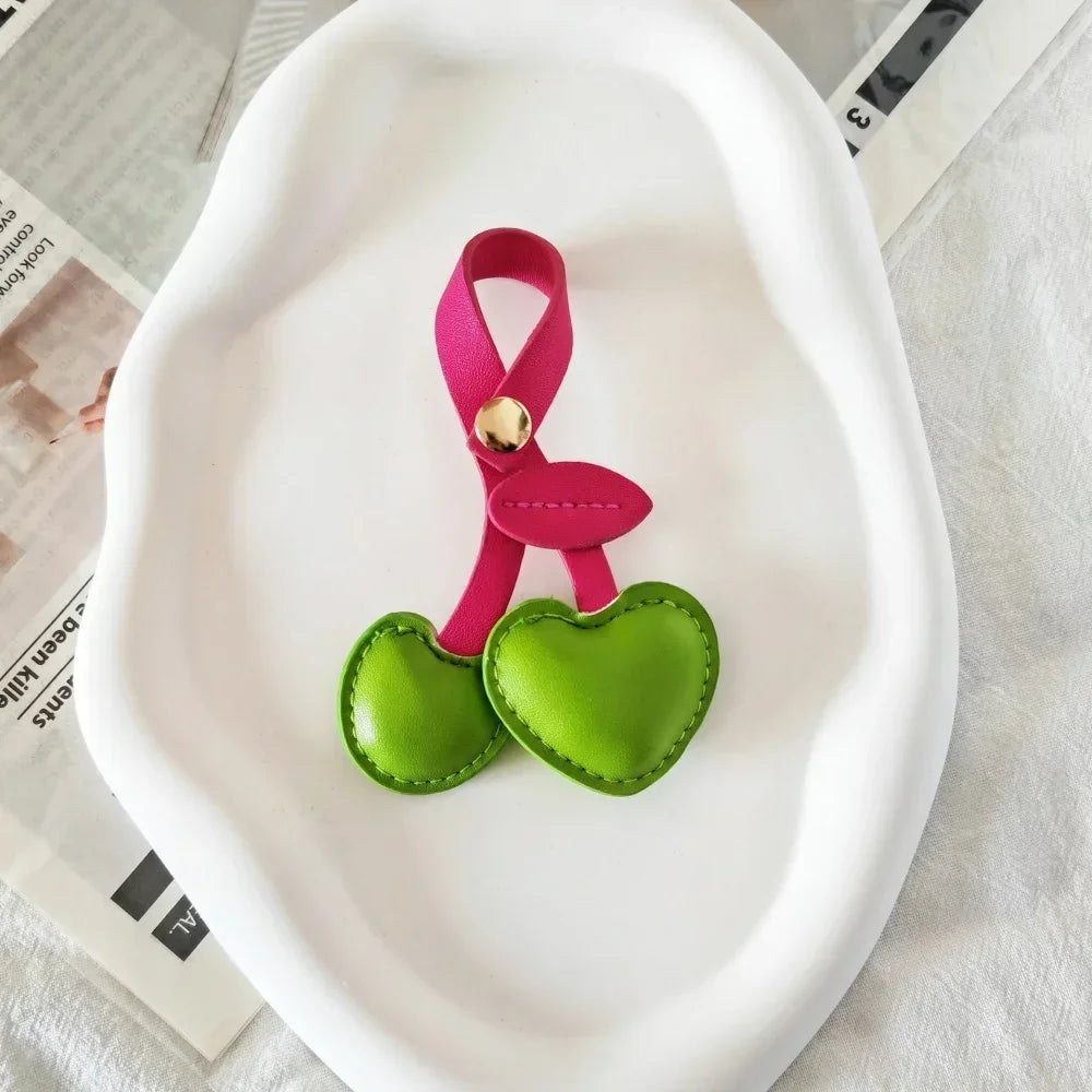 Porte-Clés Femme en Cuir – Pendentif Cerise Exquis, Décoration de Sac À Main