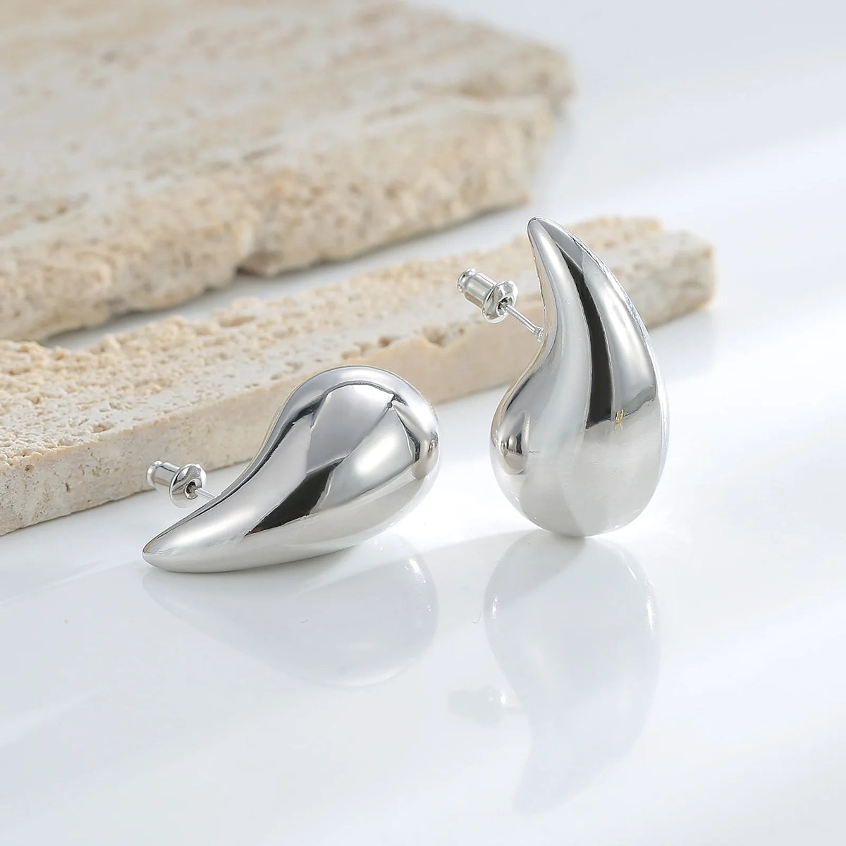 Teardrop Dangle Earrings – Smooth Gold-Plated Metal, Lightweight & Trendy