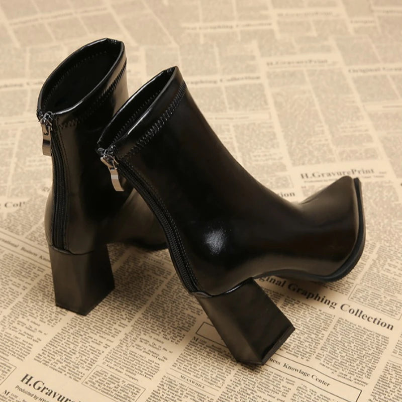Bottines à Bout Pointu et Talon Bloc