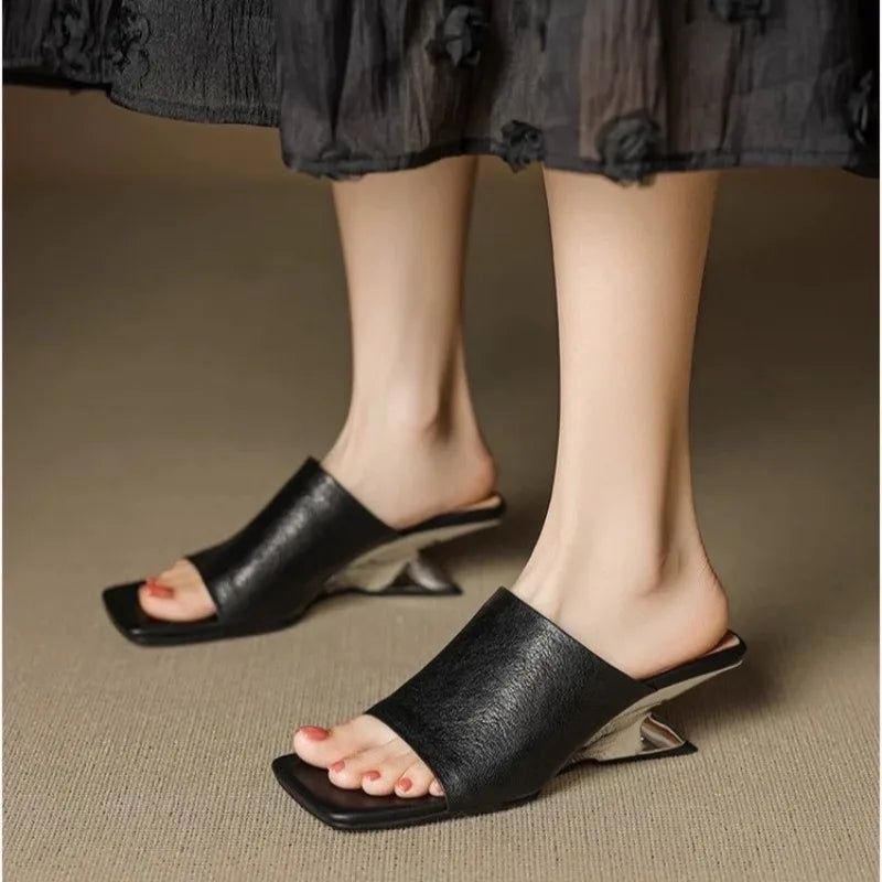 Mules Femme Rétro Fashion – Bout Carré, Talon Original, Style Office Chic
