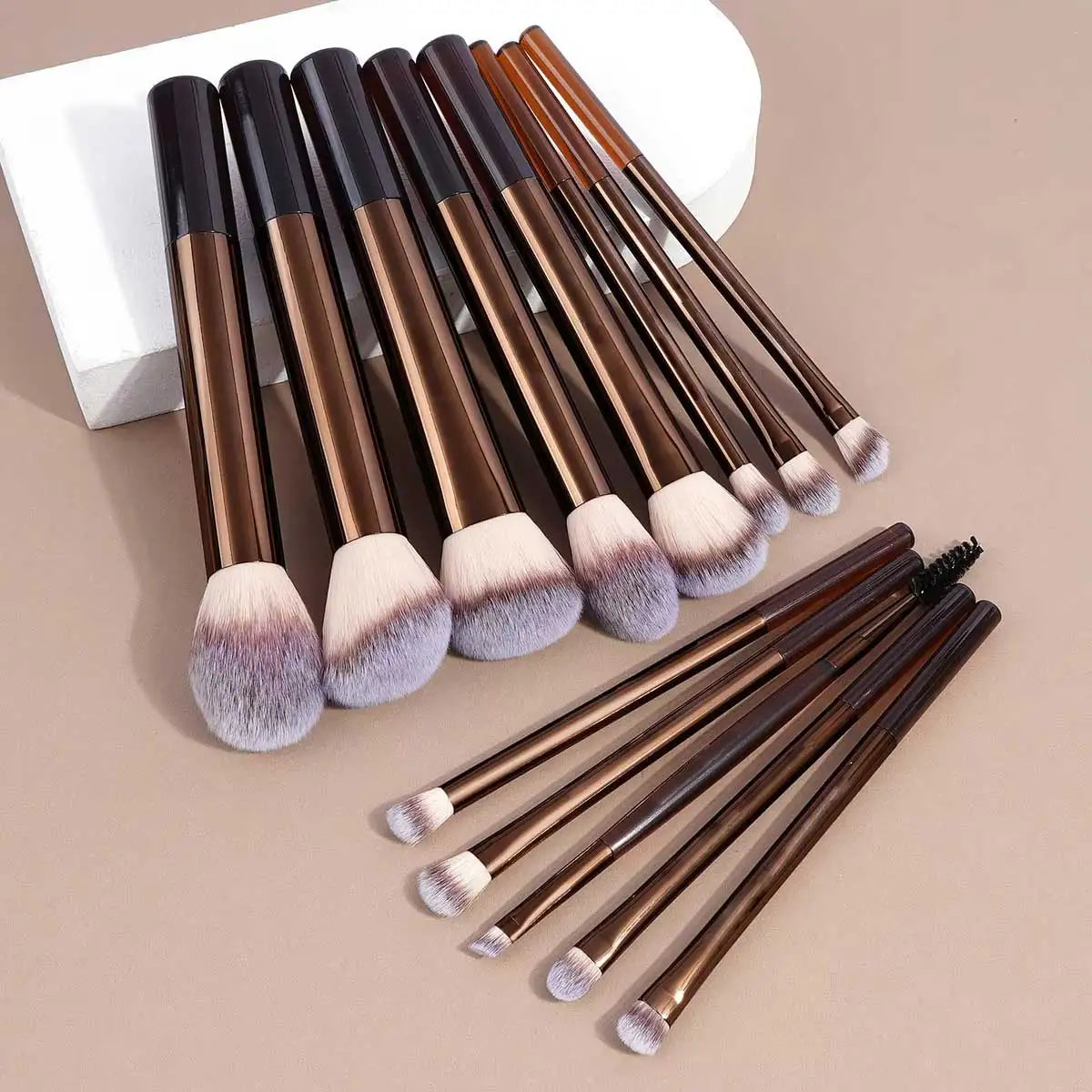 Set of 13 Professional Makeup Brushes – Foundation, Powder, Eyeshadow, Blush, Kabuki
