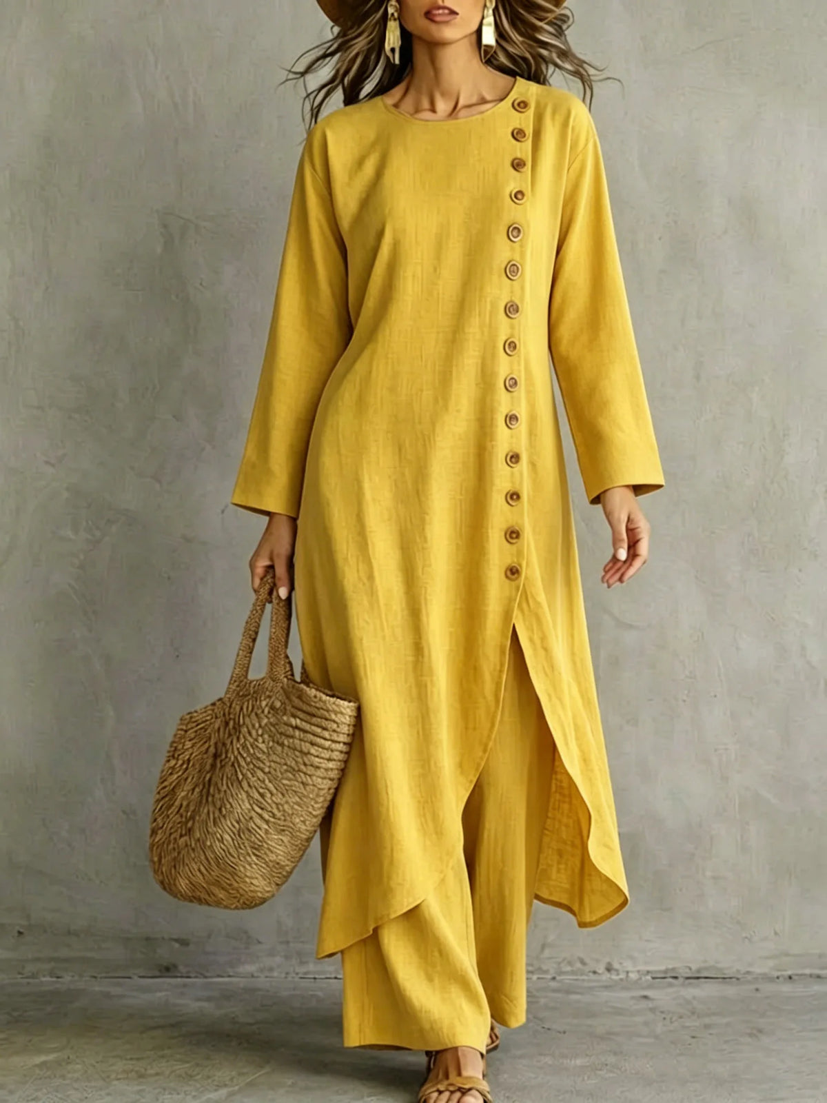 Ensemble pantalon avec tunique asymétrique à boutons décoratifs