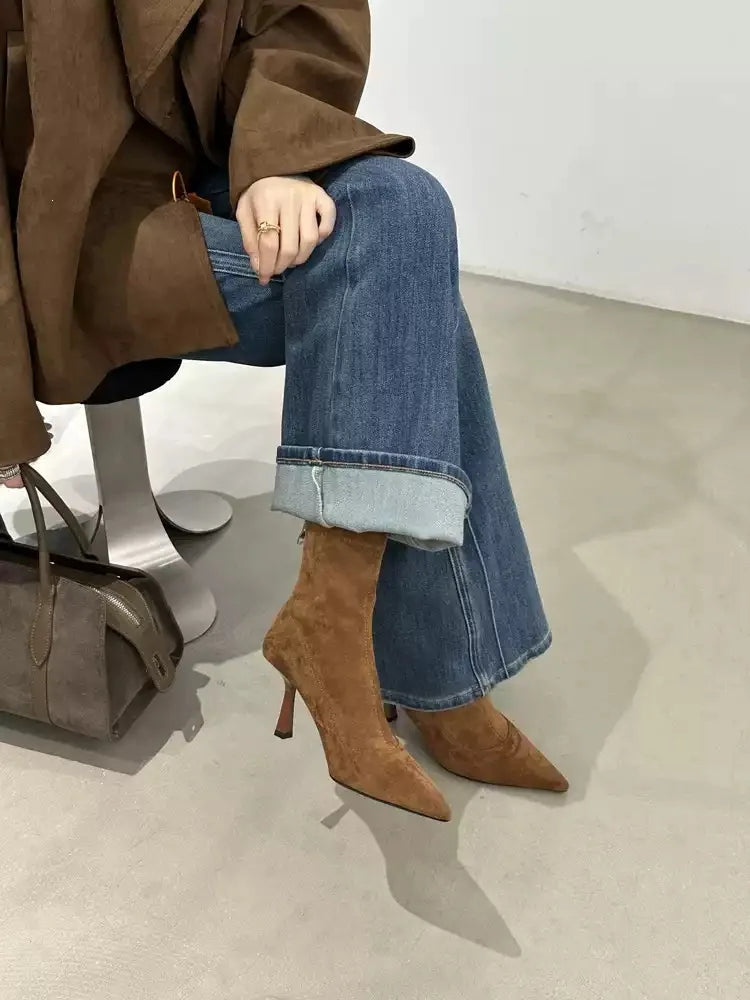 Bottines en Suédine à Bout Pointu et Talon Fin