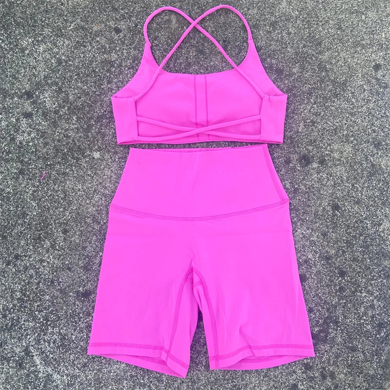 Ensemble de Sport Femme 2 Pièces – Bra Bretelles Croisées & Short Taille Haute, Yoga & Running
