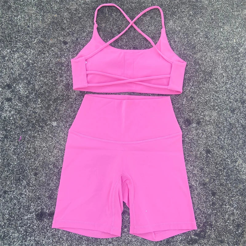 Ensemble de Sport Femme 2 Pièces – Bra Bretelles Croisées & Short Taille Haute, Yoga & Running