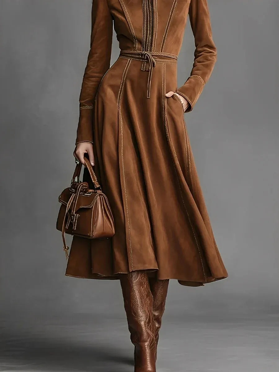 Robe midi en effet suédé, zippée et ceinturée