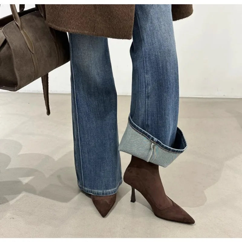 Bottines en Suédine à Bout Pointu et Talon Fin