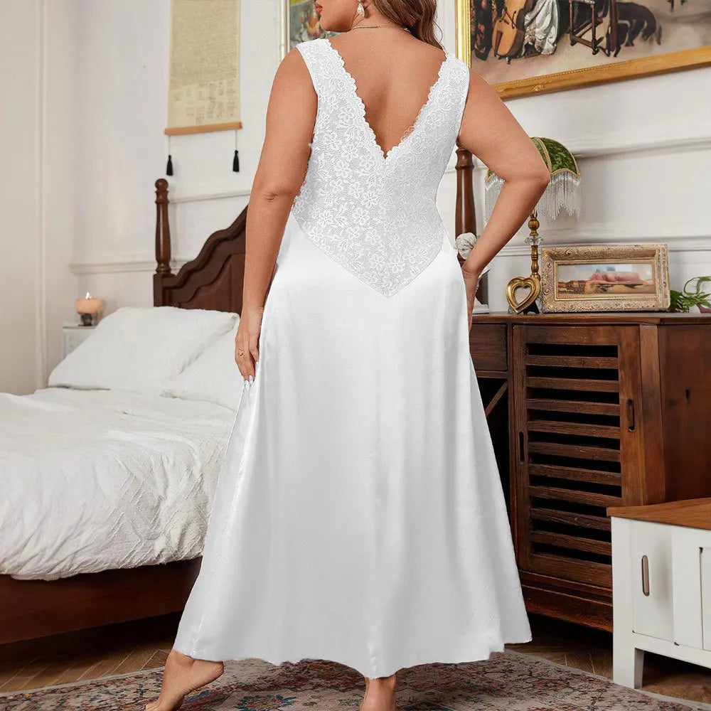 Nuisette Grande Taille Femme – Col V, Dentelle & Bretelles Fines, Tissu Satiné Mi-Mollet