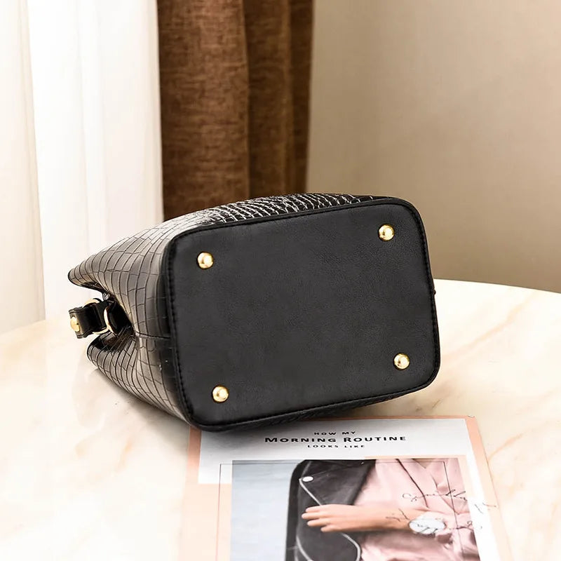 Women's Crossbody Bag - Elegant Vintage Style