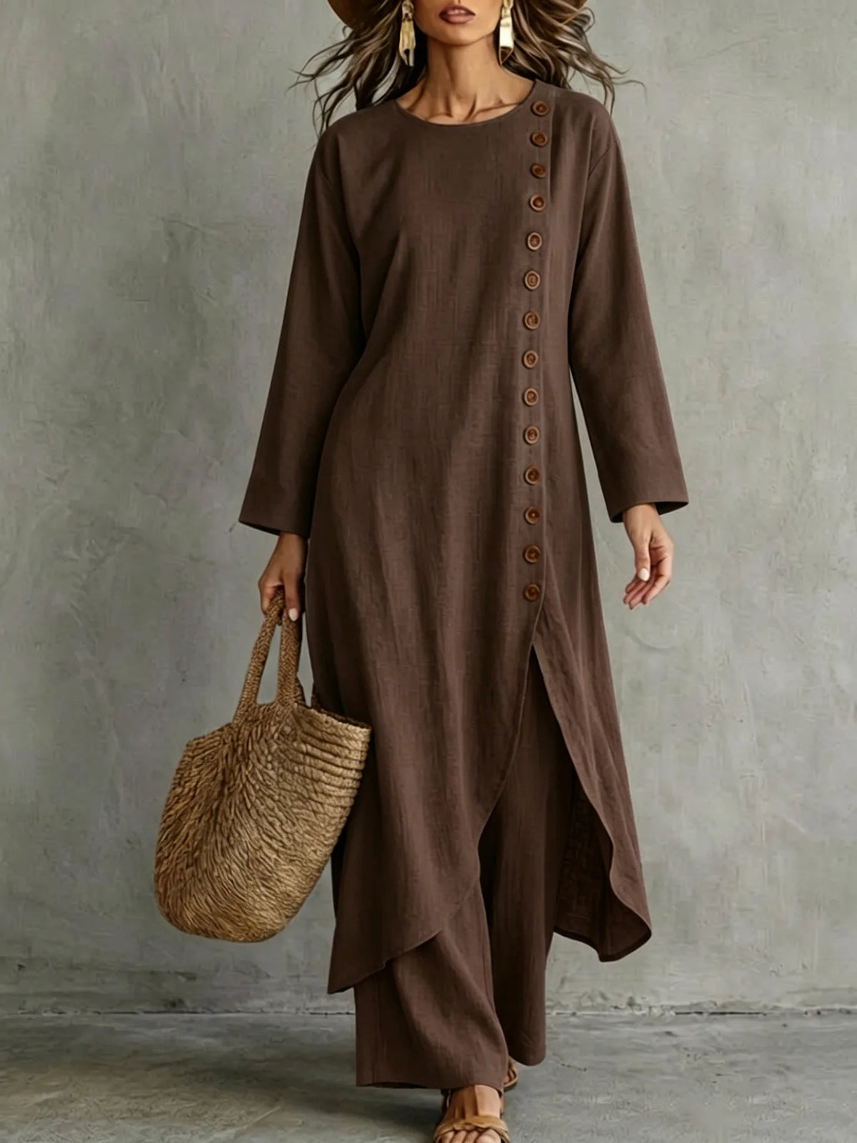 Ensemble pantalon avec tunique asymétrique à boutons décoratifs