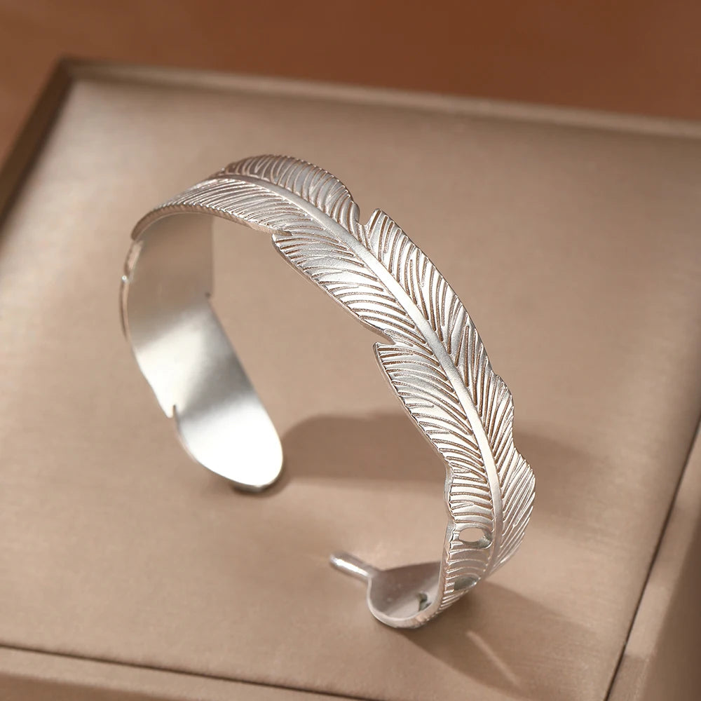 Bracelet Plume Rétro – Acier Inoxydable Doré, Ajustable, Unisexe