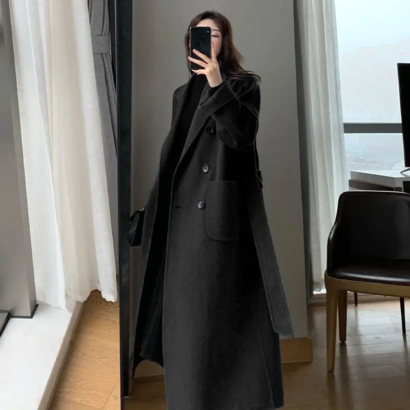 Manteau Long Ceinturé à Col Tailleur