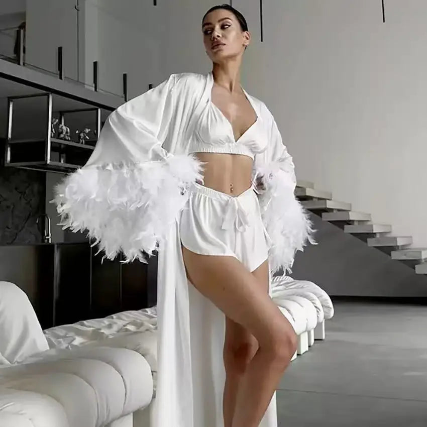 Peignoir Long Luxe Femme – Satin & Plumes, Longueur Cheville, Style Élégant