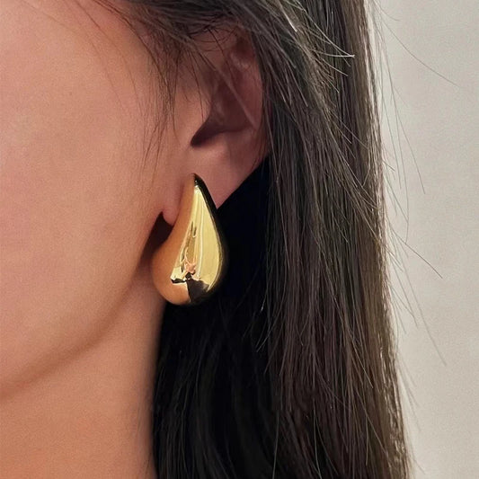 Teardrop Dangle Earrings – Smooth Gold-Plated Metal, Lightweight & Trendy