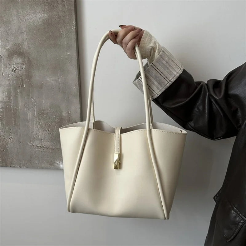 Elegant Leather Tote Bag for Women - Premium Luxury Brand - Refined Vintage Design