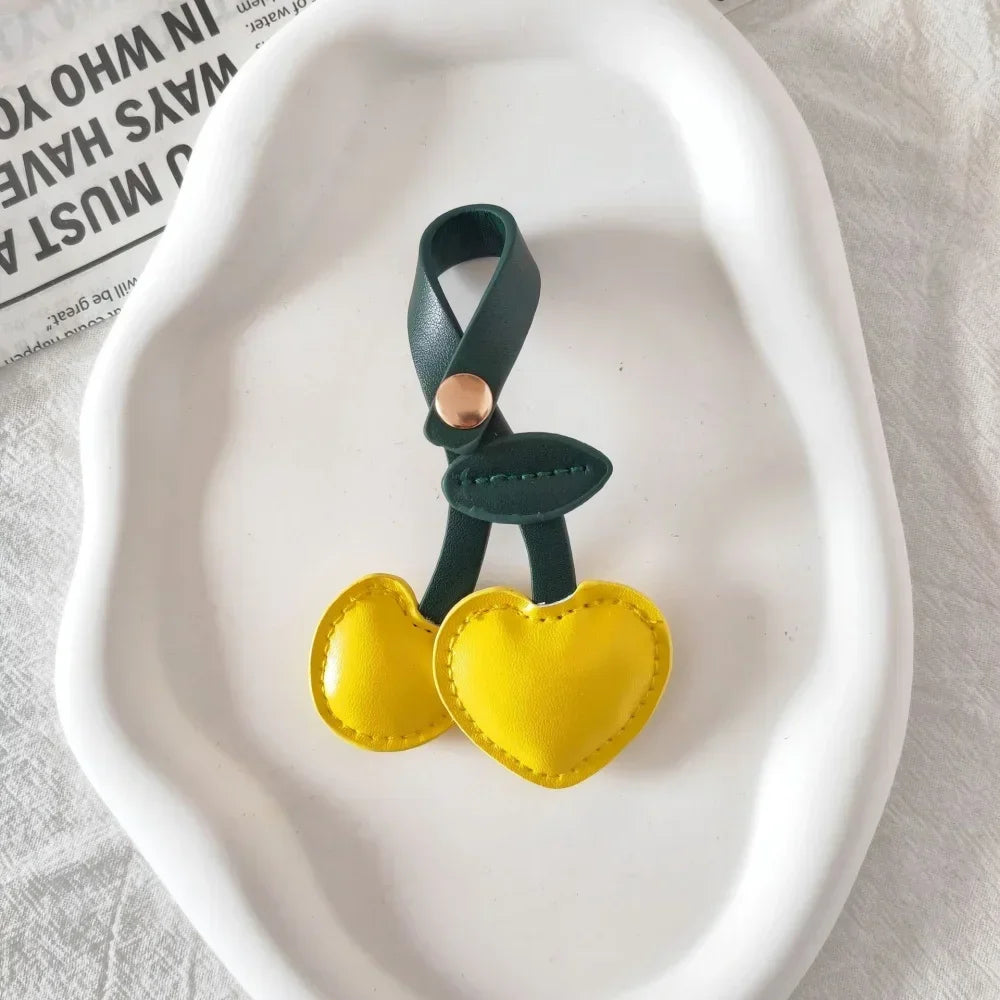 Porte-Clés Femme en Cuir – Pendentif Cerise Exquis, Décoration de Sac À Main