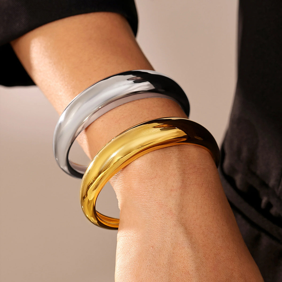 Bracelet Manchette Minimaliste en C – Acier Inoxydable 316L Plaqué Or 18K, Pour Femme