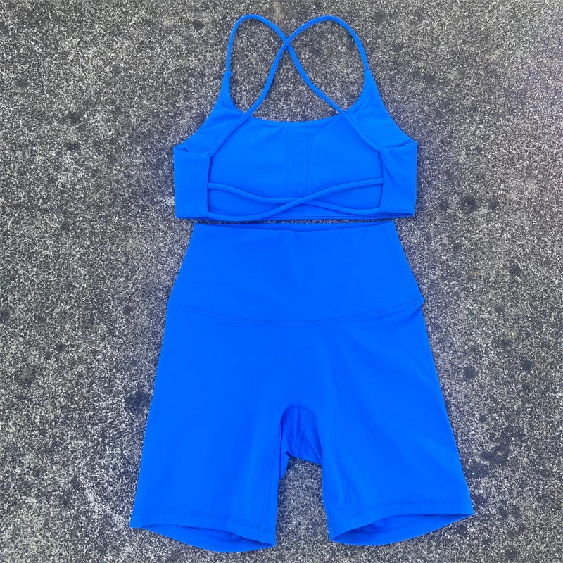 Ensemble de Sport Femme 2 Pièces – Bra Bretelles Croisées & Short Taille Haute, Yoga & Running