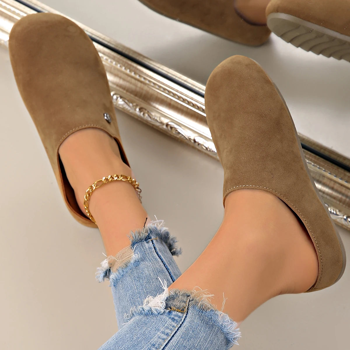 Mules Femme Plates – Bout Fermé Confortable, Style Fashion Quotidien