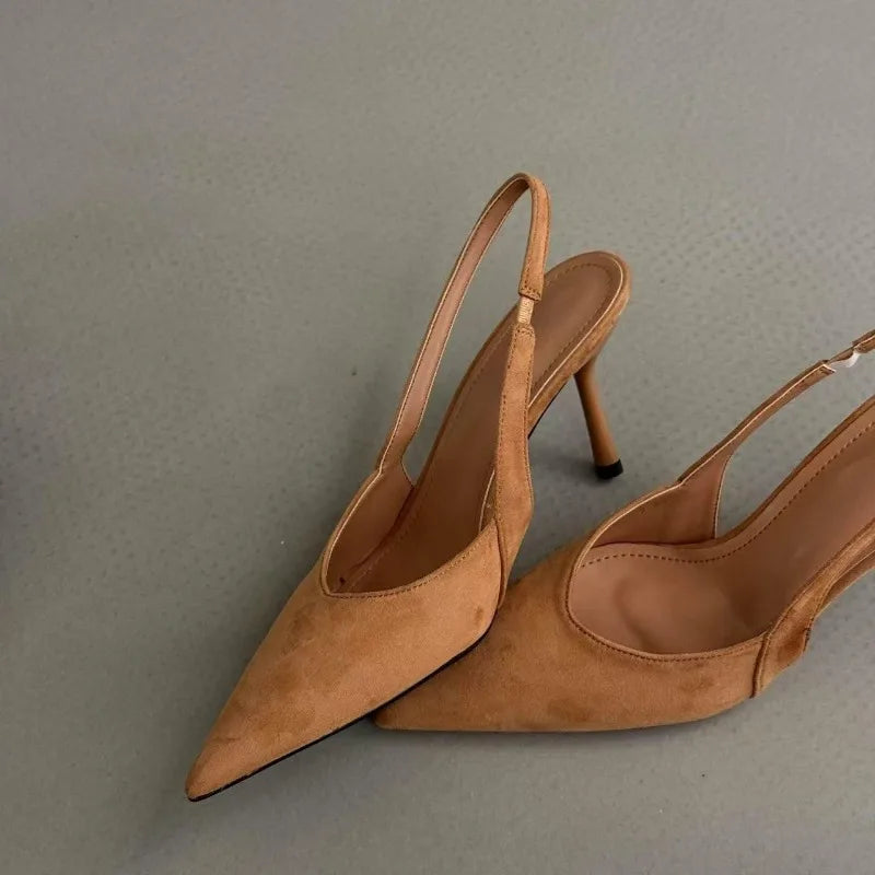 Escarpins en suédine à bride arrière et talon fin